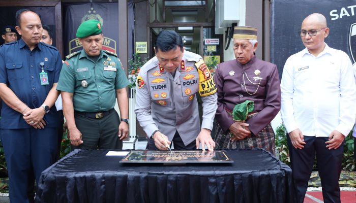 Kapolda Resmikan Pelayanan Restorative Justice Polres Palopo