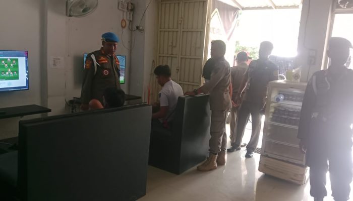 Satpol PP Razia Pelajar di Rental Game dan Warkop Saat Jam Sekolah