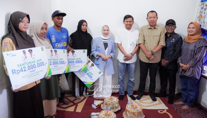 Wali Kota Palopo Serahkan Santunan JKM BPJS Ketenagakerjaan kepada Ahli Waris