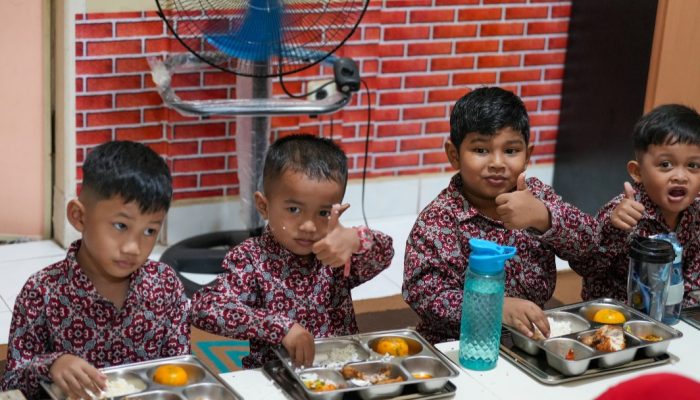 JPPI Desak Pemerintah Tunda Program Makan Bergizi Gratis Usai Kasus Keracunan