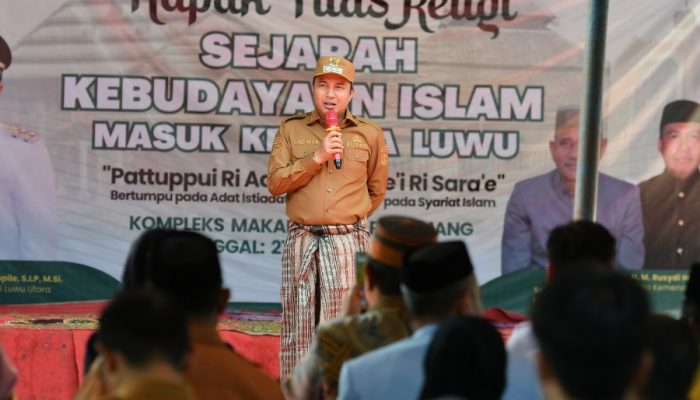 Ziarahi Makam Datuk Pattimang, Bupati Lutra: Ini Bernilai Sejarah dan Ibadah