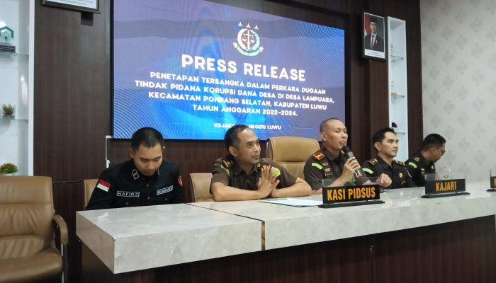 Kejari Luwu Umumkan Penetapan Tiga Tersangka Kasus Korupsi Dana Desa Lampuara