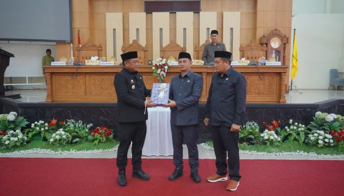 DPRD Luwu Terima Ranperda APBD 2026 dari Bupati