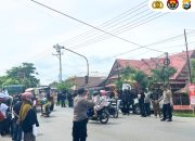 Amankan Demo Tuntutan Pesangon, Polwan Polres Luwu Tunjukkan Aksi Simpatik