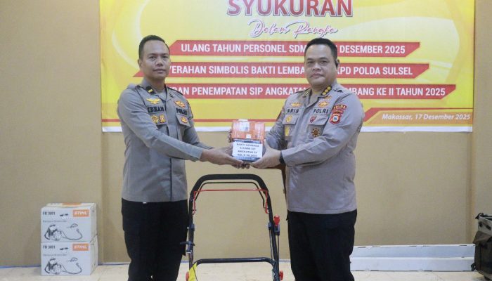 Alumni SIP 54.2 Polda Sulsel Serahkan Bantuan Alat Kebersihan saat Acara Pengantar Tugas
