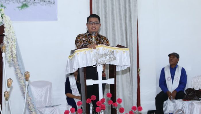 Wabup Dhevy Hadiri Natal GPIL Padang Sappa, Tegaskan Pentingnya Kerukunan
