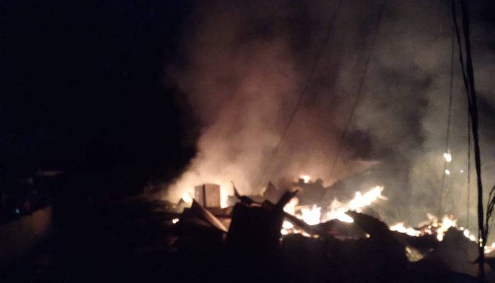 Si Jago Merah Amuk Pasar Andi Tadda, Kerugian Capai Ratusan Juta