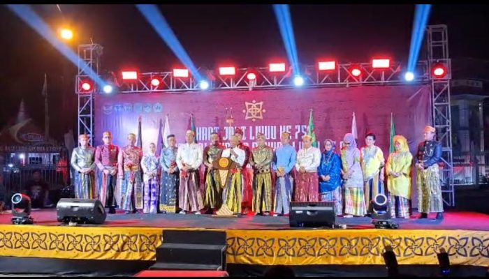 Bupati dan Wali Kota se-Luwu Raya Tanda Tangani Komitmen Pisah dari Sulsel