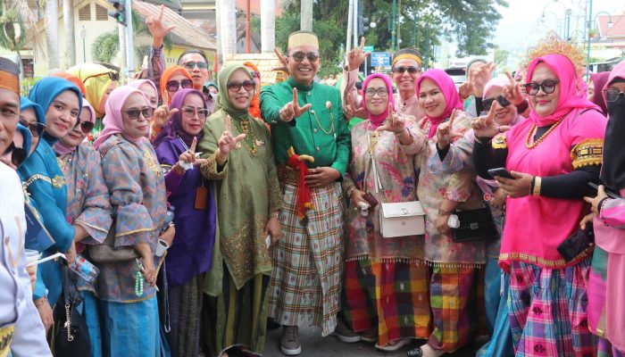 Kompak, Bupati dan Wakil Bupati Lutra Hadir di Istana Langkanae Palopo