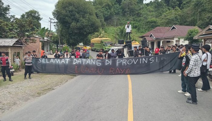 Blokade Trans Sulawesi, Mahasiswa: Provinsi Luwu Raya Harga Mati!