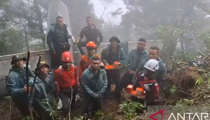 Tim SAR Gabungan TNI AD Berhasil Amankan Black Box Pesawat PK-THT