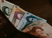 Rial Iran Runtuh, Nilai Tukar Tembus 1,4 Juta per Dolar AS