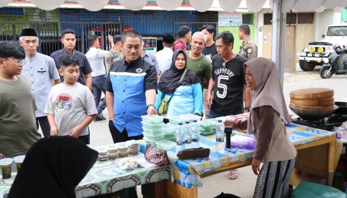 Bupati Irwan Bachri Syam Ramaikan Pasar Ramadhan di Anjungan Sungai Malili