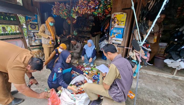 Jaga Keamanan Pangan Ramadan, Dinkes Luwu Timur Gelar Sidak di Pasar Mangkutana