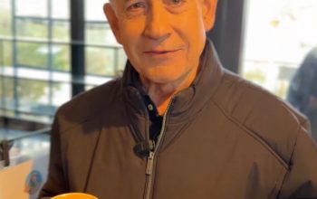 Mungkinkah Netanyahu Tewas? Tayangan Kedai Kopi Buktikan Deepfake: Kopi Tak Tumpah Saat Dimiringkan