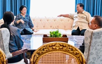 Momen Hangat Silaturahmi Prabowo dan Megawati Jelang Idulfitri di Istana Merdeka