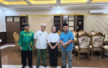 Percayakan Pengelolaan ZIS, Wali Kota Palopo Serahkan Zakat ke Baznas