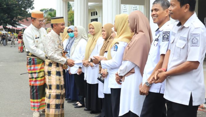 Hari Pertama Kerja Pascalebaran Bupati Bone Langsung Mutasi Sejumlah Pejabat