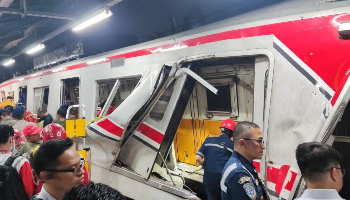 15 Orang Tewas dan Puluhan Luka Dalam Insiden Tabrakan Kereta di Bekasi Timur