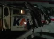 Detik-detik Tabrakan Head-to-Head KA Argo Bromo Anggrek vs KRL di Bekasi