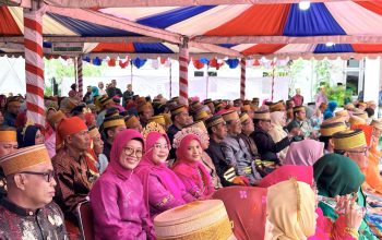 Saksikan Penyucian Benda Pusaka, Delegasi Luwu Timur Apresiasi Tradisi Adat Bone