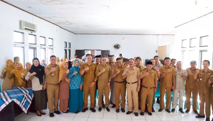 Hadiri Sertijab Camat dan Lurah, Asisten Satu Palopo Beri Pesan Pelayanan