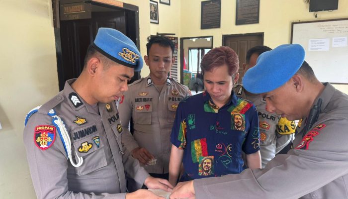 Personel Polsek Walenrang dan Lamasi Jalani Tes Urine Mendadak dari Tim Propam