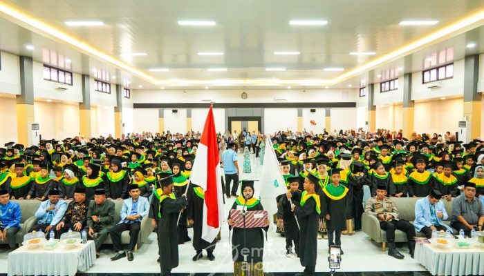 Penuh Haru, Ratusan Santri Generasi Qur’ani Kota Palopo Ikuti Prosesi Wisuda
