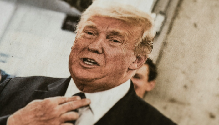 Perseteruan Memanas, Trump Unggah Foto Dipeluk Yesus Usai Kritik Keras Paus Leo