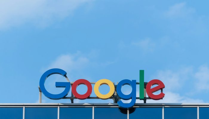 Belum Patuhi PP Tunas, Komdigi Panggil Meta dan Google