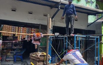 10 Tahun Berdiri, Enam Kios di Atas Drainase Tamalanrea Dibongkar Mandiri Pemiliknya