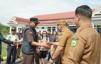 Tiba di Bandara Bua, Kajati Sulsel dan Danpusterad Disambut Hangat Bupati Luwu