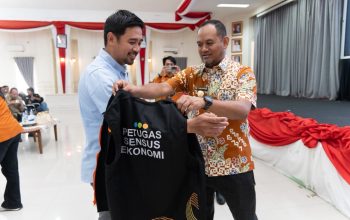 Lepas Petugas Sensus Ekonomi 2026, Wawali Palopo Tekankan Pentingnya Data Akurat