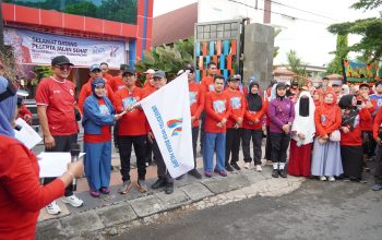 HUT ke-17, Universitas Mega Buana Palopo Gelar Jalan Sehat Bersama Pemkot