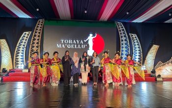 Pesona Tari Pajjaga Baine Asal Luwu Warnai Kemegahan Panggung Budaya Toraya Ma’gellu’