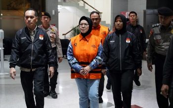 KPK Tetapkan Bupati Sukoharjo dan Dua Pejabat Daerah Sebagai Tersangka Pemerasan KPK Tetapkan Bupati Sukoharjo dan Dua Pejabat Daerah Sebagai Tersangka Pemerasan