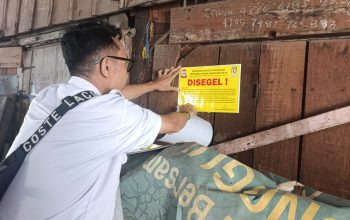 Perumda Pasar Makassar Raya Segel 308 Kios di Pasar Kerung-Kerung Akibat Tunggakan Retribusi Perumda Pasar Makassar Raya Segel 308 Kios di Pasar Kerung-Kerung Akibat Tunggakan Retribusi