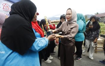 Perindah Sudut Kota, Wali Kota Palopo Ajak KPM PKH Terus Inovasi Kelola Ruang Hijau Perindah Sudut Kota, Wali Kota Palopo Ajak KPM PKH Terus Inovasi Kelola Ruang Hijau