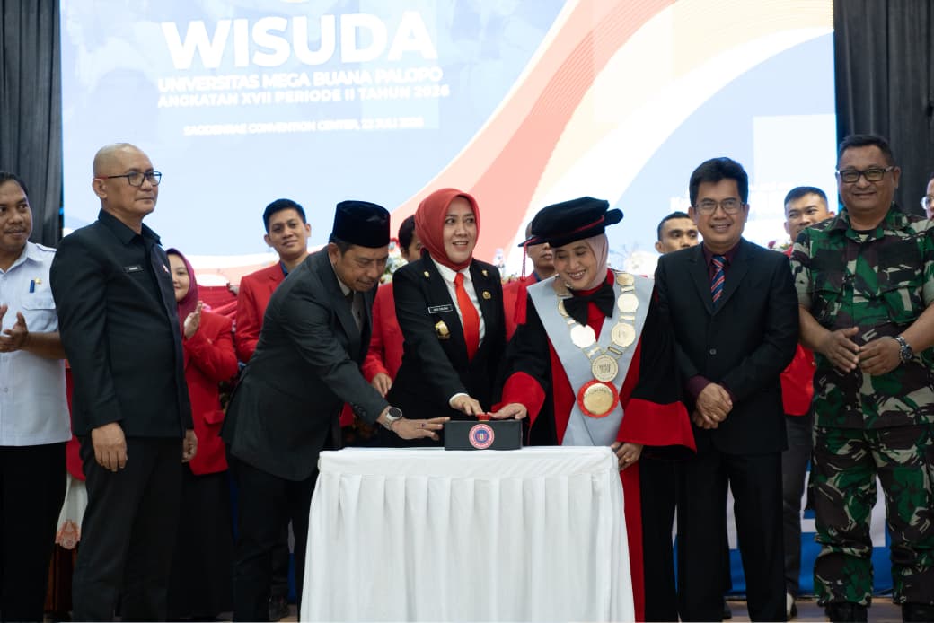 Hadiri Wisuda UMB Palopo, Asisten Perekonomian Sampaikan Apresiasi Pemkot untuk Lulusan