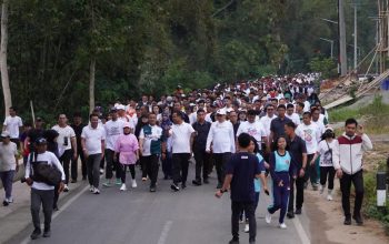 Gubernur Andi Sudirman Lepas Ribuan Peserta Jalan Sehat Anti Mager di Rantepao
