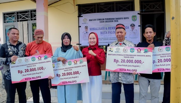 Warga Pentojangan Terima Bantuan Perbaikan Rumah Rp20 Juta