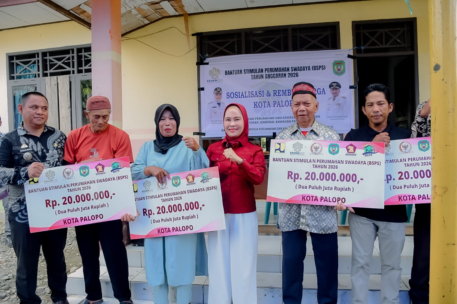 Warga Pentojangan Terima Bantuan Perbaikan Rumah Rp20 Juta