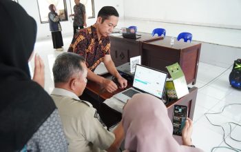 Diskominfo Palopo Dampingi Kecamatan dan Kelurahan Gunakan Sertifikat Elektronik Diskominfo Palopo Dampingi Kecamatan dan Kelurahan Gunakan Sertifikat Elektronik