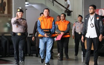 KPK Tahan Bupati Kuansing dalam Kasus Dugaan Jual Beli Jabatan