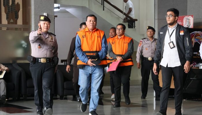 KPK Tahan Bupati Kuansing dalam Kasus Dugaan Jual Beli Jabatan