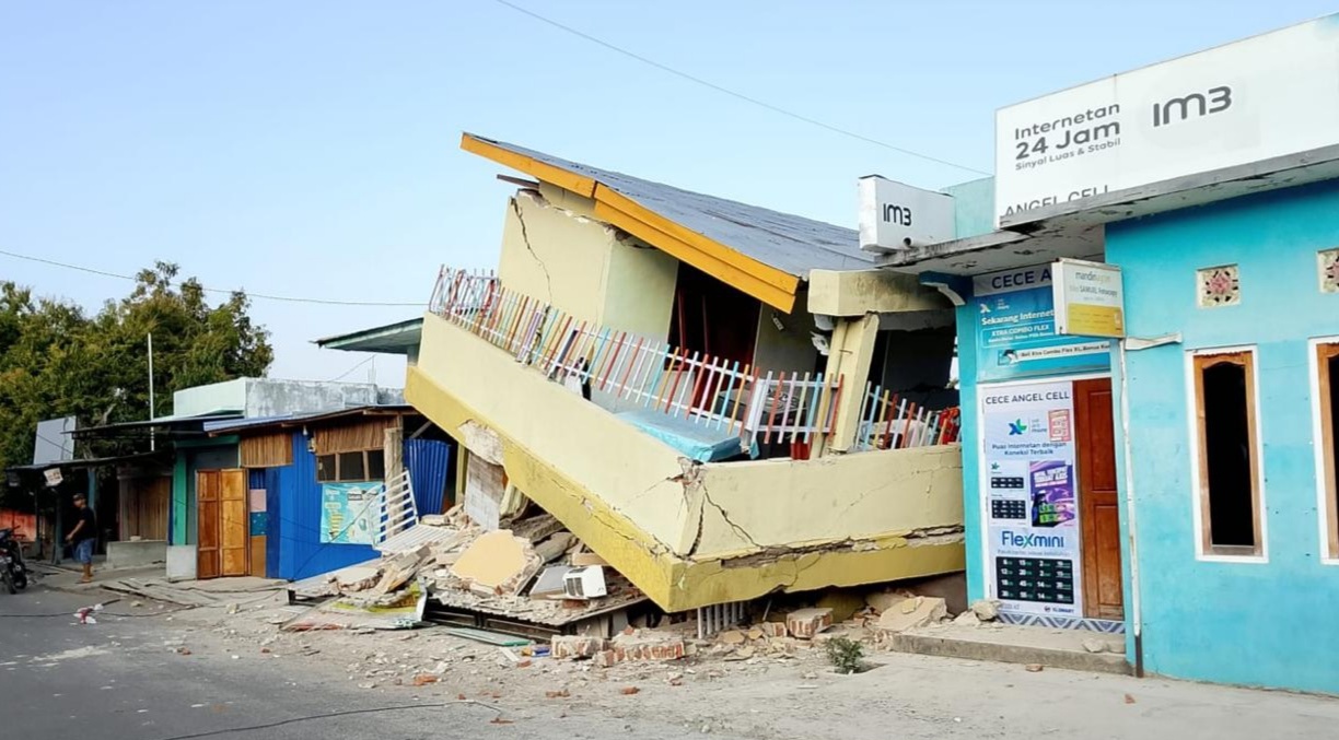 Lima Pesawat Bawa 65 Ton Bantuan Gempa ke NTT