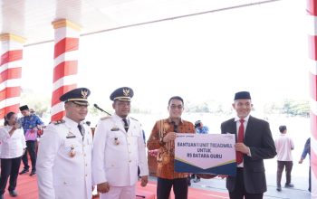 HUT ke-81 RI, Pemkab Luwu Serahkan Penghargaan dan Bantuan Kesehatan
