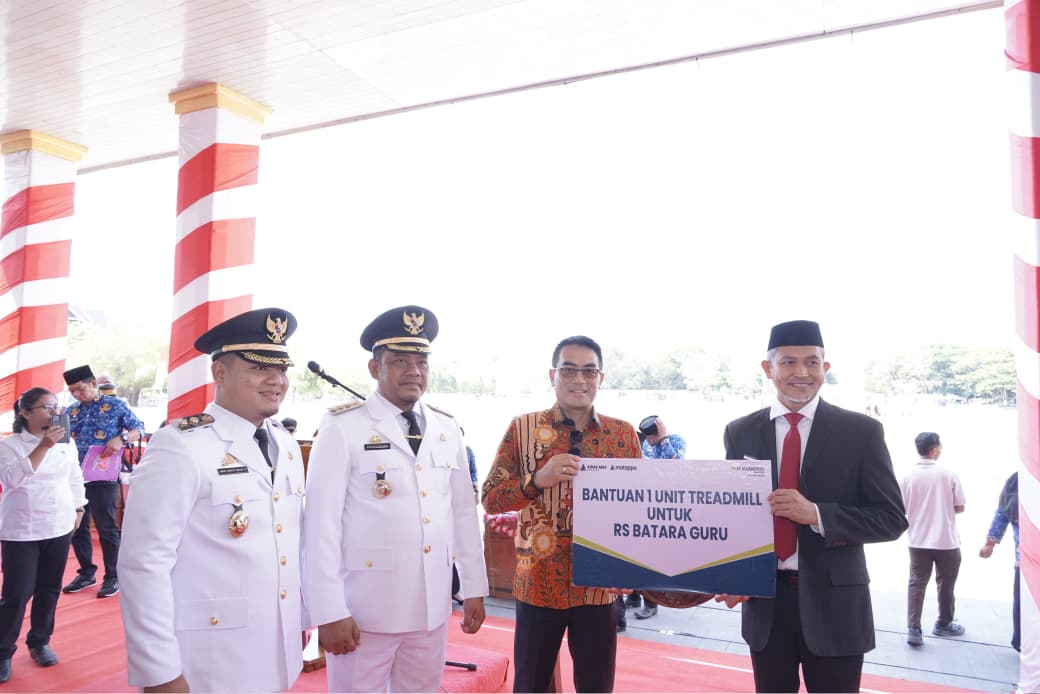 HUT ke-81 RI, Pemkab Luwu Serahkan Penghargaan dan Bantuan Kesehatan
