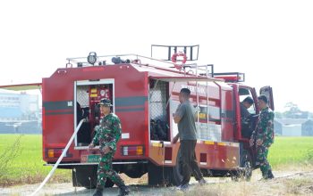 Kodim 1403/Palopo Kerahkan Tangki Air Bantu Petani Terdampak Kekeringan