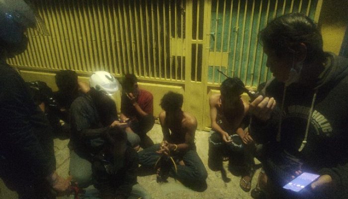Polisi Amankan Sembilan Remaja Bersenjata Badik dan Busur di Makassar